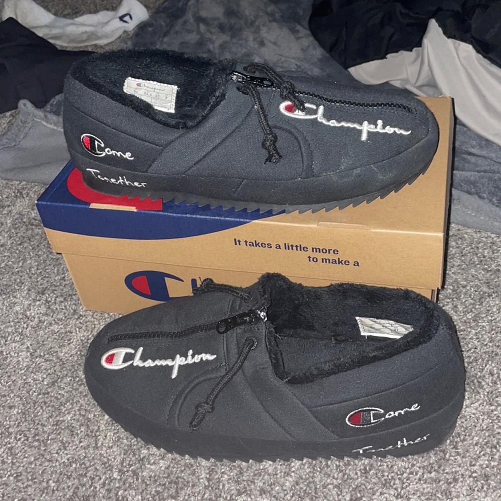 Champion slippers, have been worn a few times, size 9, in great condition